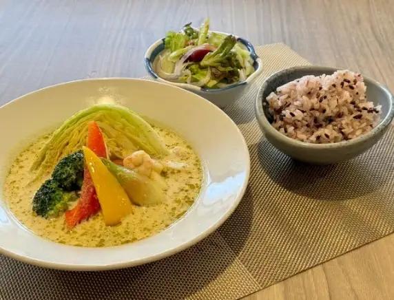 多賀城キーマカレー・多賀城グリーンカレー 古代米とバニラミックスソフトクリーム付　お食事券　【04209-0255】