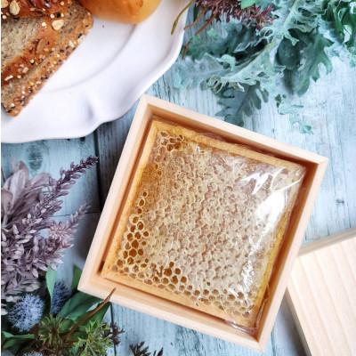 ふるさと納税 八女市 国産　巣みつ　300g |  | 01