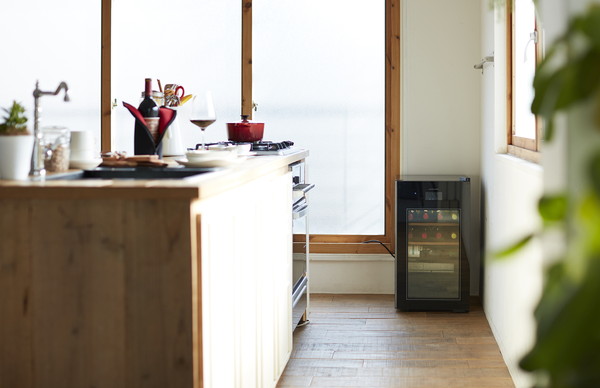 ワインセラー ZERO Advance　SA22-B（ブラック）