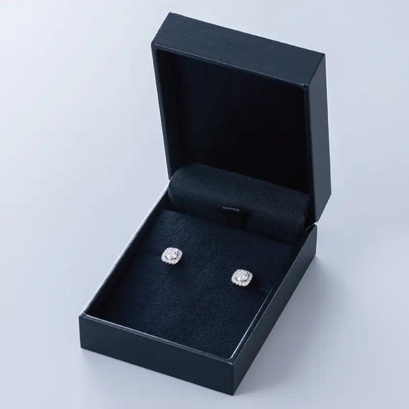 【高島屋選定品】プラチナダイヤモンド ピアス 中石ダイヤ 0.3ct D IF 3EX (GIA)【鑑別書付き】