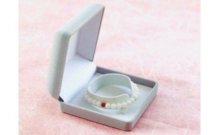 白サンゴ＆赤サンゴ2個 ブレスレット 女性用 高級 赤珊瑚 宝石 珊瑚 冠婚葬祭 高知県 須崎市 