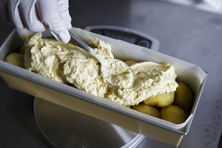 和栗のパウンドケーキ 丹波栗 スイーツ 低温熟成栗使用 国産 くり 栗 パウンドケーキ 京都 京丹波 濃厚 ご当地グルメ お取り寄せ ギフト 菓歩菓歩 capocapo ※北海道・沖縄・その他離島は配