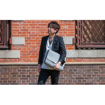 ふるさと納税 姫路市 0522 シンプルな本革クラッチバッグ(A4サイズ)(チャコールグレー)[53657316] |  | 01