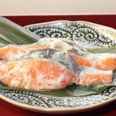 ふるさと納税 白井市 銀鮭 粕漬け切り身 3袋(70g×2切れ)計6切れ |  | 01