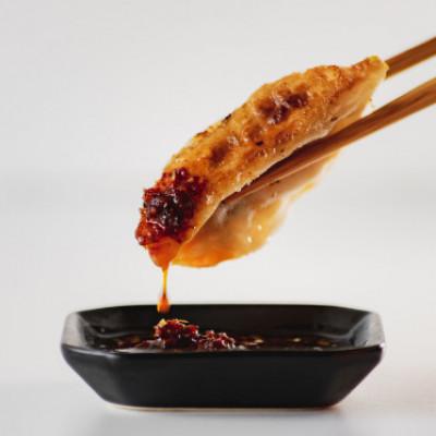 ふるさと納税 富良野市 ふらのをまるごと包む　富良野の餃子専門店シロナの冷凍生餃子(10ヶ入×6袋) |  | 02