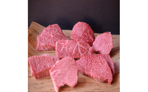 
                  鳥取和牛希少部位のステーキ1kg  1381｜鳥取和牛 肉 お肉 にく ステーキ 食品 鳥取県産 人気 おすすめ 送料無料 ギフト 鳥取県 三朝町
                