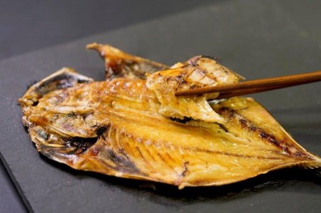 訳あり 干物 たっぷり 18枚 2~3種 骨まで食べられる 焼き魚 まるごと くん レンジ レトルト 湯せん カルシウム 規格外 不揃い 干物 ひもの 干物 ひもの 干物 ひもの 干物 ひもの 干物 