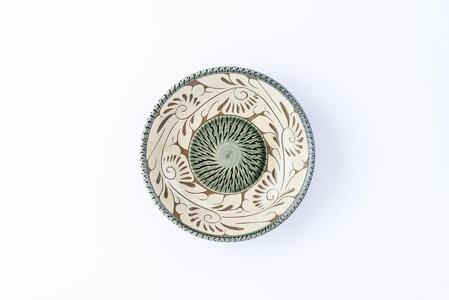 皿 ＜受注生産品＞緑釉唐草白抜線彫 ( 5寸皿 × 1枚 )｜沖縄　やちむん　育陶園　人気　伝統
