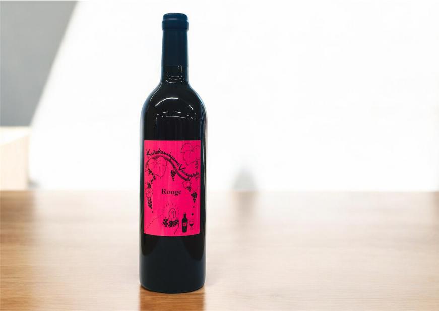 ワインラベルは、新見市在住のイラストレーター「ay's works」のayamiさんが手がけました。