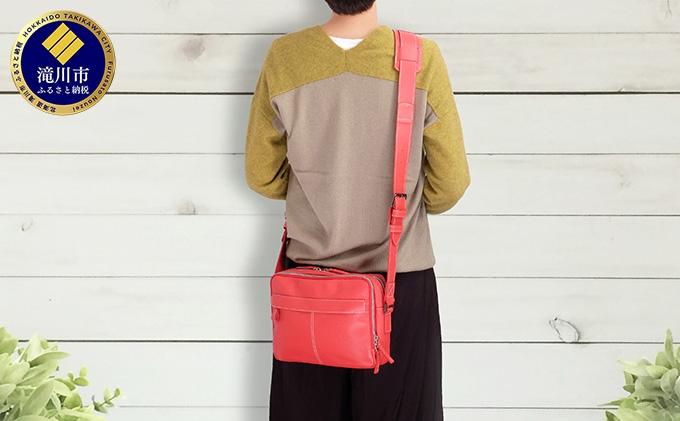 
            牛革　ショルダーバック横型　赤
          