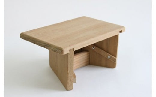 【限定品】 木工職人が作った手作り天然木の正座椅子(桧材） 日本の木工技術 "ほぞ組" 釘を使わずに組立てる伝統技術 折りたためる正座椅子 釘やネジ一切不使用 使用時に組み立ててて使用 簡単組立 正座