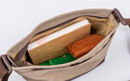 アーミーダックショルダーバッグ M 4色から選べる 鞄 布製帆布 ユニセックス 岐阜市/革工房COMOC[ANBP003]