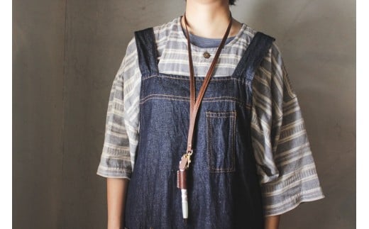 【minca】栃木レザーのネックストラップ付ペンホルダー 持ち歩きに便利 ペンホルダー+ストラップ/M/チョコ　721【玩具 雑貨 日用品 人気 おすすめ 】