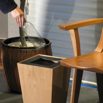 ふるさと納税 浜田市 石州瓦とクリの木のダストボックス |  | 01