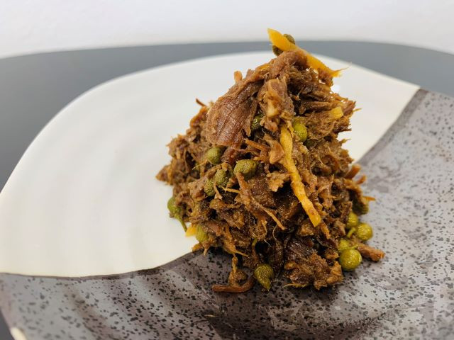 
【近江牛 肉山椒(佃煮)】肉 牛肉 ミンチ 山椒 ふりかけ ぬれふりかけ ブランド牛 三大和牛 和牛 黒毛和牛 冷凍 お弁当 おかず お惣菜 おつまみ 滋賀県 竜王
