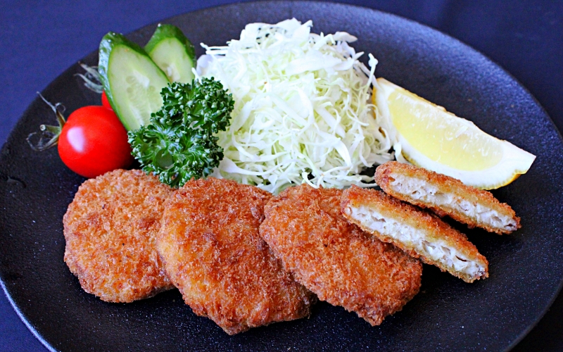 勝浦まぐろのメンチカツ 30個 / 和歌山県 マグロ 揚げ物 おかず お弁当 揚げ物 田辺市