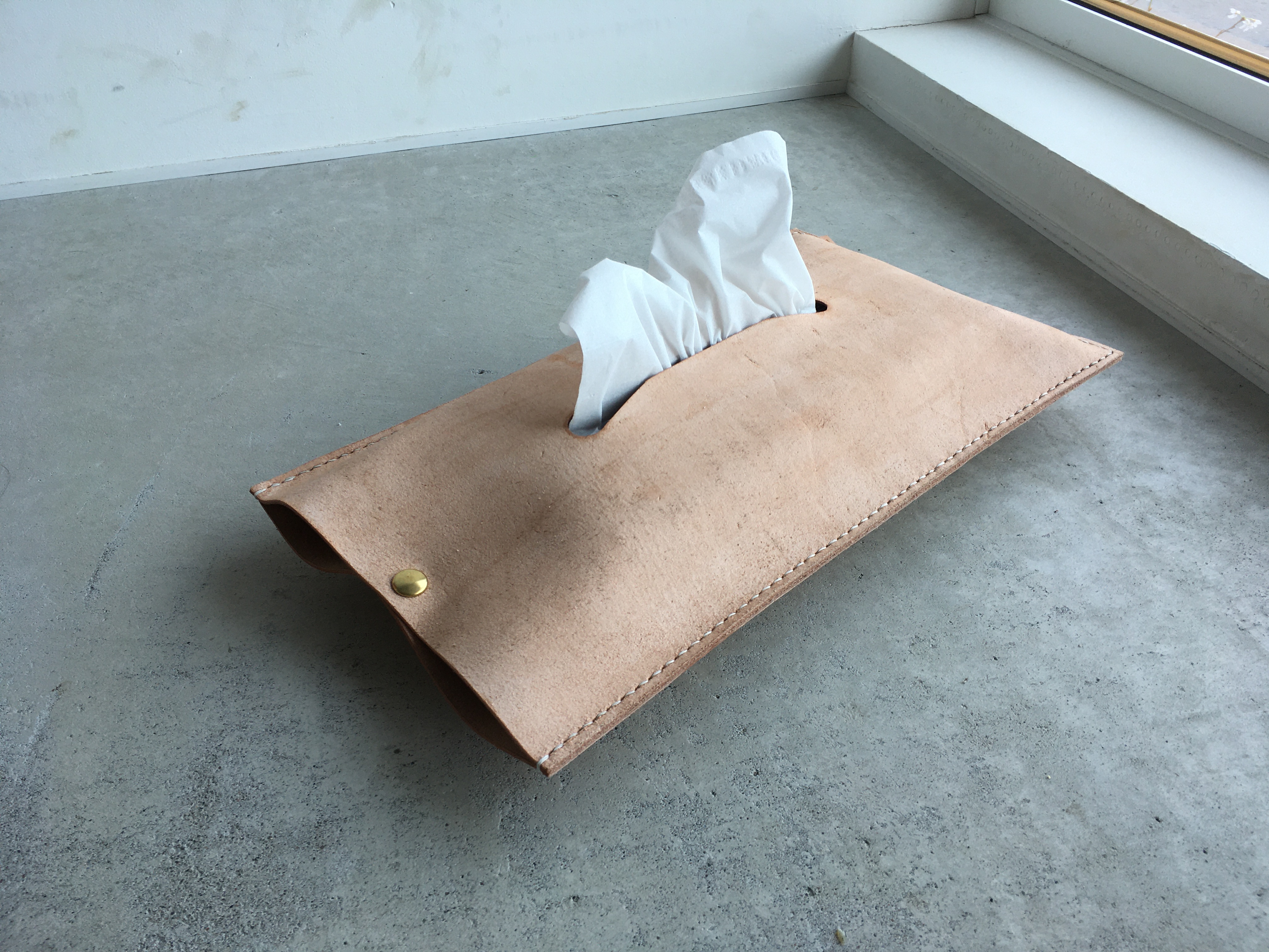 レザーティッシュカバー (床革)