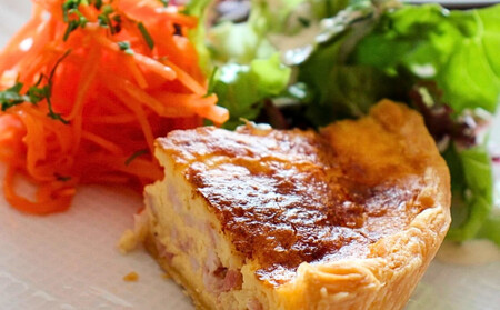自家製 キッシュ ロレーヌ（グリエールチーズとベーコン）Quiche Lorraine (直径11cm) 約210g
