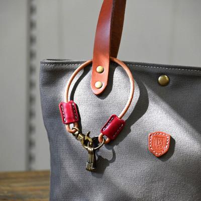 ふるさと納税 長浜市 本革キーチェーン【グレージュ(灰色)】 |  | 01