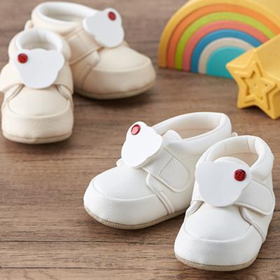 ふるさと納税 尼崎市 【幸せを運ぶ♪ファーストシューズ】てんしのはね(てんとうむし・white) |  | 03