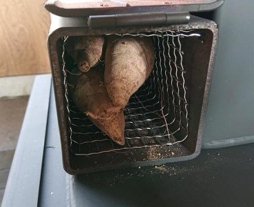 薪ストーブ【かぐつち3号（KAGUTUTI3）と美味しく焼ける「焼き芋器」セット】間伐材・廃材も対応　燃焼効率の高い薪ストーブ