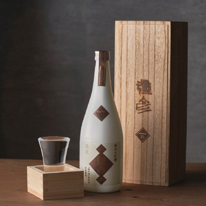 泉流 彌彦 PREMIUM33 純米大吟醸酒 720ml 1本 弥彦村産山田錦100%使用 日本酒 | 日本酒 新潟県