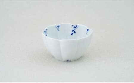 有田焼 花弁小鉢 剣先小花 Lサイズ ペアセット【皓洋窯】食器 手描き うつわ 器 かわいい 花形 サラダ 煮物 小鉢 A24-197
