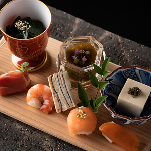 【セルリアンタワー東急ホテル】［料亭「セルリアンタワー数寄屋」］での貸切美食体験　プレミアム日本酒「十四代」と楽しむディナー会席ペアご利用券（2名さま分）【011029】