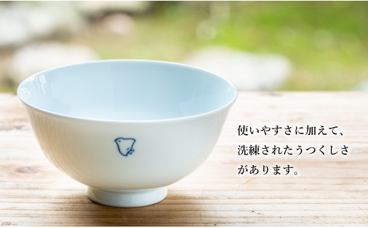 [G442p］ 【 三川内焼 】 千鳥 茶碗 2個 セット 軽量 ペア 食器 かわいい 手描き 飯碗 器 皿 焼き物 焼物 贈り物 ギフト お中元 のし対応 平戸嘉久正窯 長崎県 佐世保市
