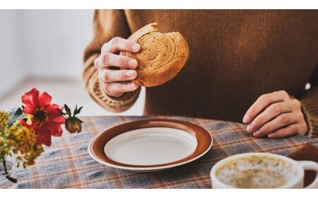 【定期便】〈3ヵ月定期便〉BASE BREAD 2種セット(ミニ食パン レーズン・さつまいも)　 B35000017【11100-2273】
