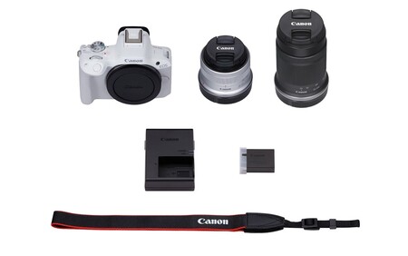 【ホワイト】 キヤノン ミラーレス カメラ EOS R50 ダブルズームキット Canon キャノン 軽量_0043C-1