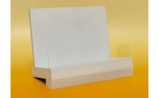 
            木製ブックスタンド（白） ブックスタンド 本立て タブレット立て ディスプレイ オフィス 三次市/日本工芸[APAH002] 
          