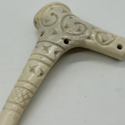 ふるさと納税 青森県 寺下遺跡出土品 鹿角製腰飾り(複製・ほぼ原寸大)