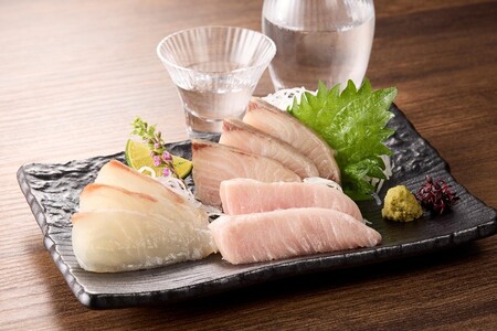 晩酌に便利！魚屋オススメお任せ刺身3種盛り合わせ（2～3切れ×3種×3パック）