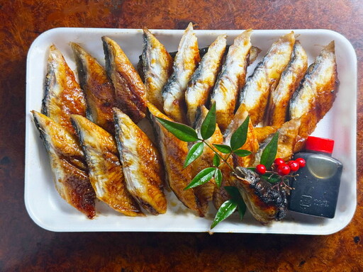 【特大サイズ・カット済み】国産うなぎ蒲焼 すぐ食べられる職人焼き (2本)