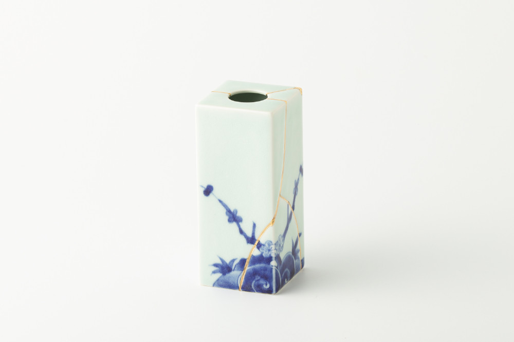 
            伊万里焼 寛右衛門窯 香風花鳥 花入れ 玉有
          