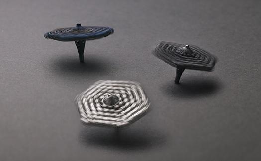 金属なのにしなやかに回る！ 金属3Dプリンター製メタルコマ（ブラック）