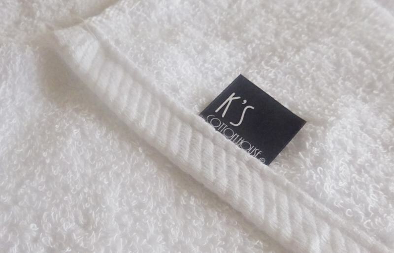 普段使いにぴったりのミニバスタオル 4枚セット  ホワイト 泉州タオル【泉州タオル 国産 吸水 普段使い 無地 シンプル 日用品 家族 ファミリー】 knt0026