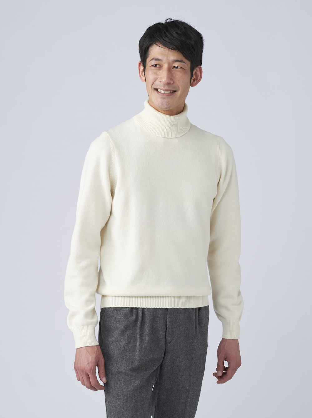 
                  日本製 カシミヤ100% タートルネック 白 Sサイズ [2589]
                