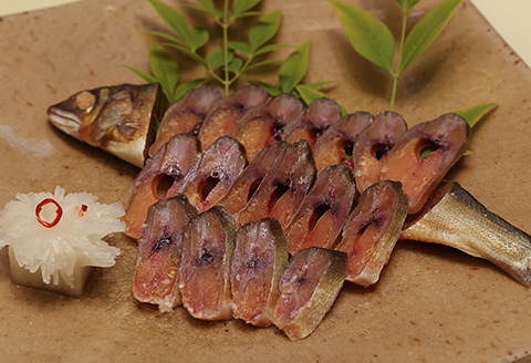 【下呂肴魚】子持ち鮎の粕味噌漬け（1匹×5袋　計5匹） 大人の贅沢 おつまみ 酒の肴 アユ あゆ 【料理茶屋浜木綿】【81-4】 子持ち鮎の粕味噌漬け（1匹×5袋　計5匹）