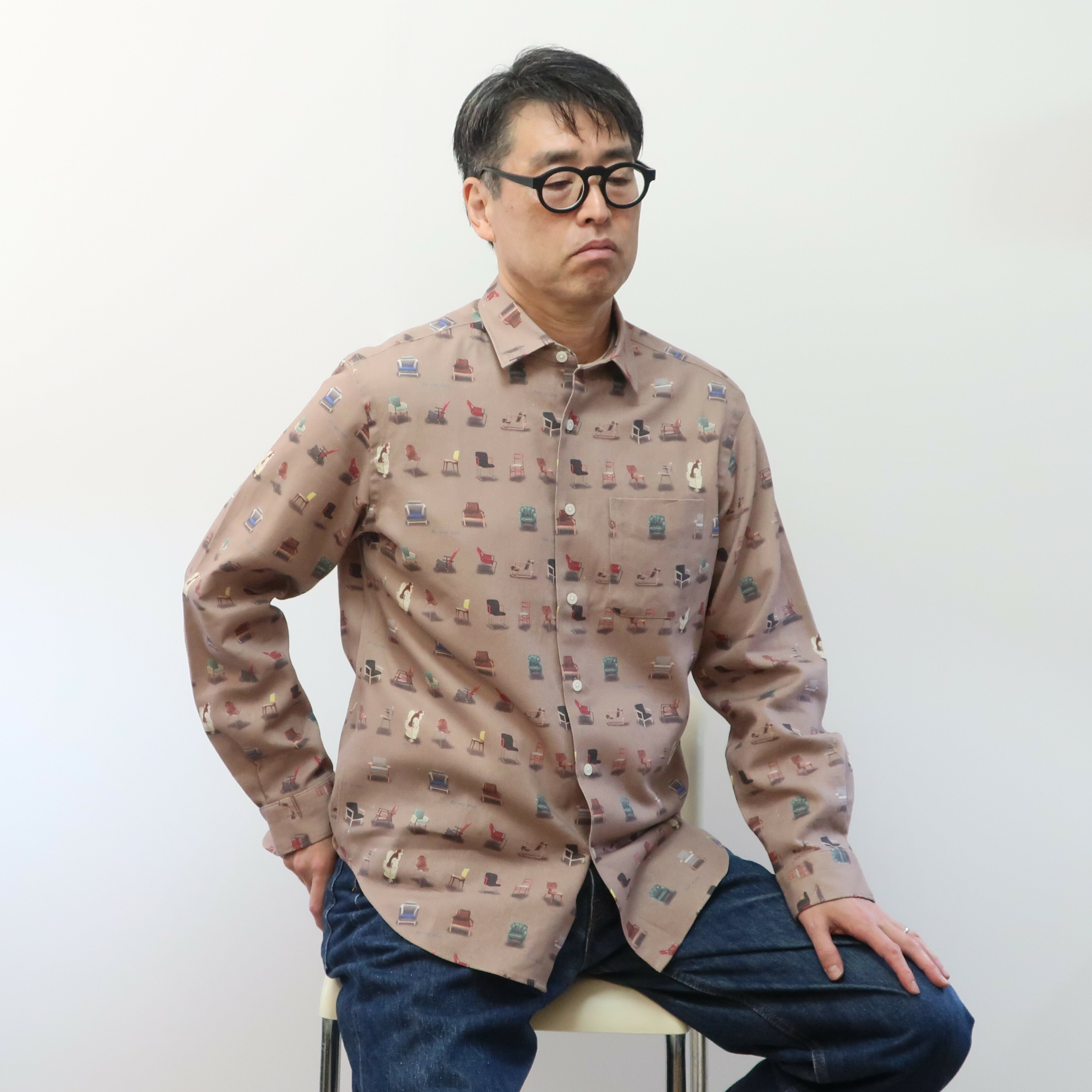 【ふるさと納税】CLOFT 長袖プリントシャツ ”チェアー家具” 綿麻ツイル L 新宿区 長袖 シャツ オリジナル 柄 アート チェアー 上質 縫製 プレゼント 贈り物 柄シャツ 0139-011-S07-2