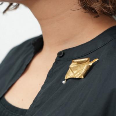 ふるさと納税 長和町 RYONA SONG ブローチ　ドクダミの葉モチーフ　ハンドメイドアクセサリー |  | 01