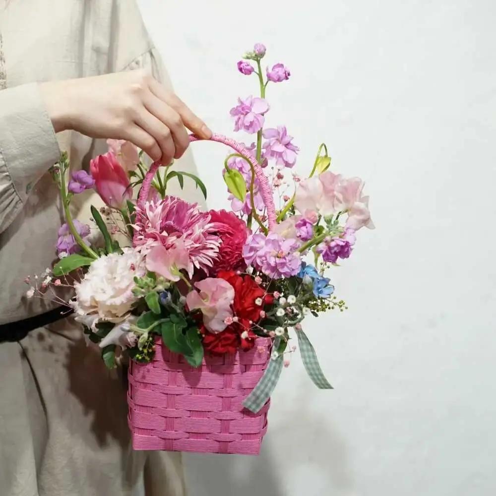 【6回定期便】季節の生花カラーバスケットフラワーS / お花 フラワー ミニサイズ アレンジメント カラーバスケット おしゃれ インテリア 省スペース プチギフト おまかせ 手作り 雑貨 季節の便り 