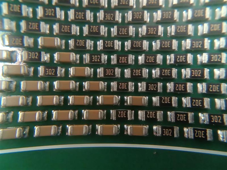 【第1弾・100台限定】電子部品で再現した基板アート『モナリザ』〈受注生産〉