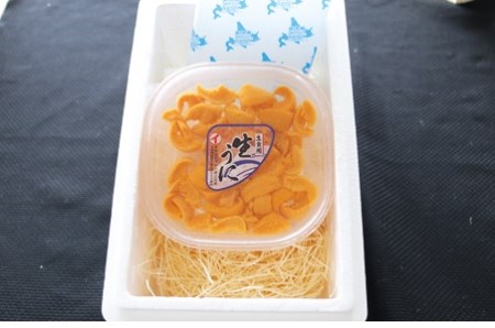 エゾバフンウニ塩水パック150g×1P、毛ガニ300g前後～400g前後×2尾 D-53030