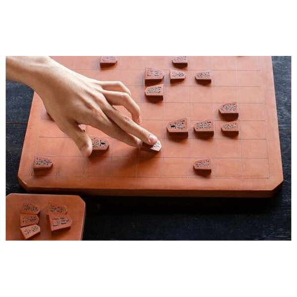 【ふるさと納税】牛革 将棋（彫り駒、盤、駒置き）セット 暁作 522012