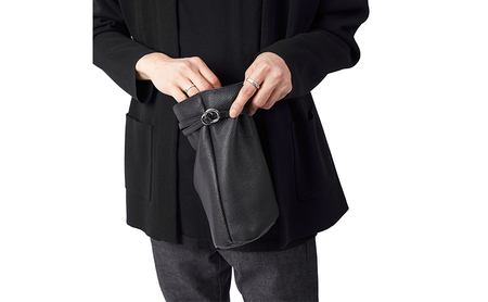 ソフトシュリンクレザー 巾着ポーチ 小物 巾着 ポーチ 底マチ ブラック グレー 牛革 レザー 東京都 文京区 グレー