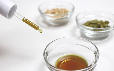 『V.E.G.』ネイルオイル 美容 ネイルケア 指先のケア 爪のケア キューティクルオイル ささくれ 指先 香料不使用 着色料不使用 自然由来の原材料 