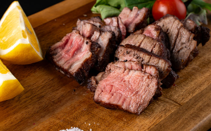 【全6回定期便】 あか牛 ステーキ用ヒレ肉(約800g)、馬刺し(約200g)セット 計約1kg / 牛肉 馬肉 食べ比べ　【合同会社 たべたせいか】 [BHBY018]