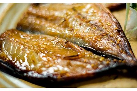 【全12回定期便】のどぐろ入り高級一夜干し詰め合わせ10枚 魚 干物 アジ サバ 塩干し みりん干し 五島市 / 愛情食彩 [PCH008]